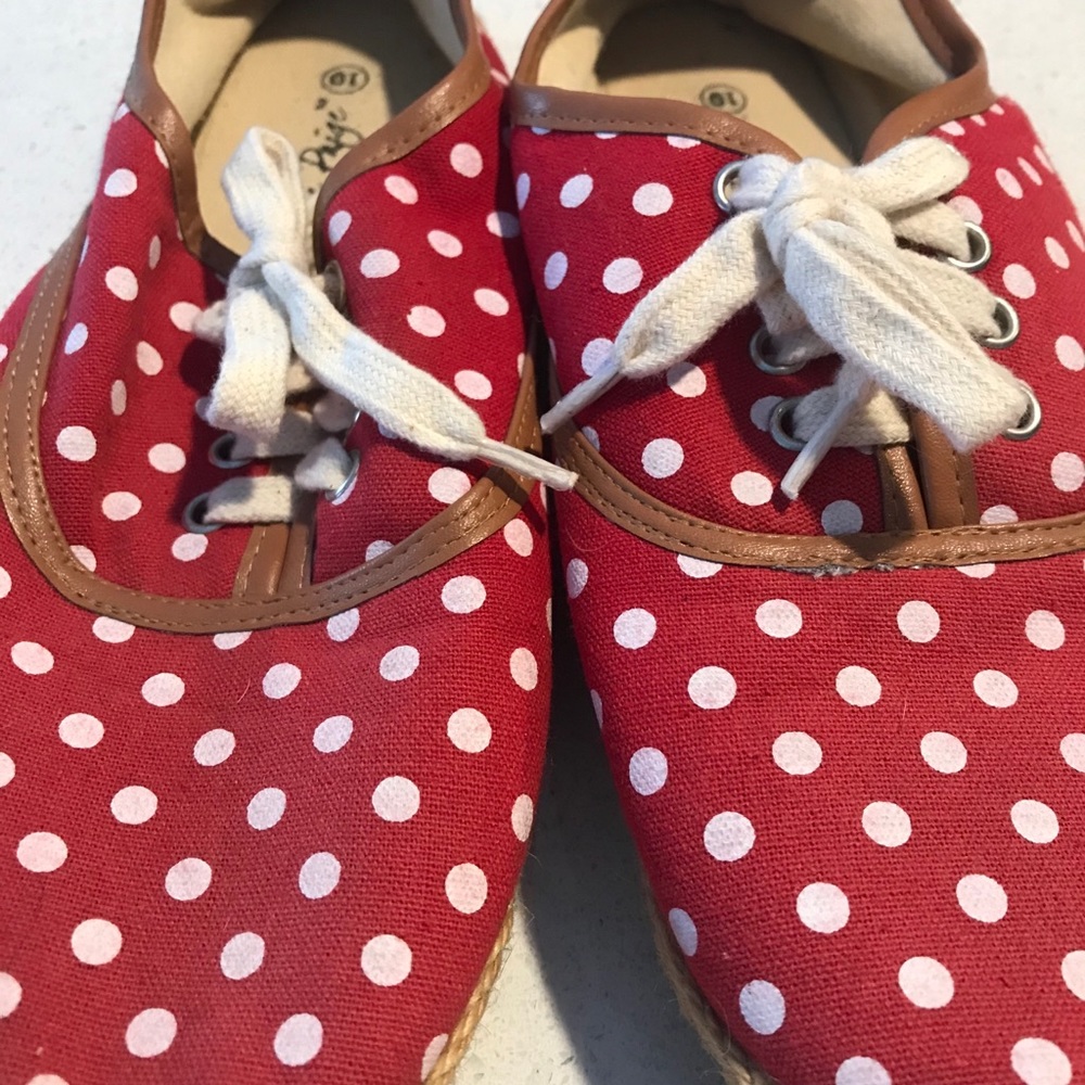 Adorable Retro Polka Dot Flats